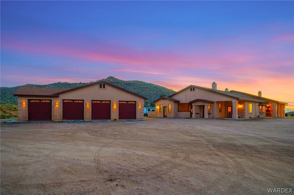 11275 N Benjamin Road, Kingman, AZ 86401