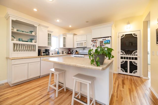 8340 Logan Bay Street, Kalamazoo, MI 49009
