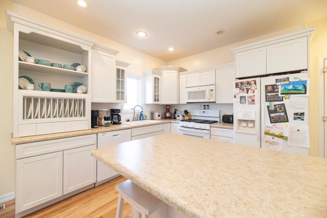 8340 Logan Bay Street, Kalamazoo, MI 49009
