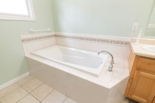 8340 Logan Bay Street, Kalamazoo, MI 49009