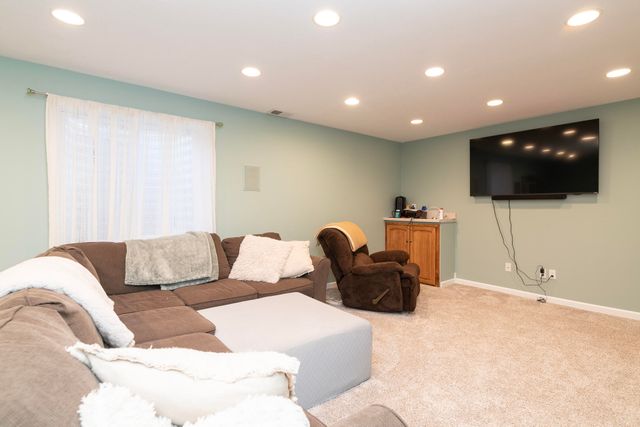 8340 Logan Bay Street, Kalamazoo, MI 49009