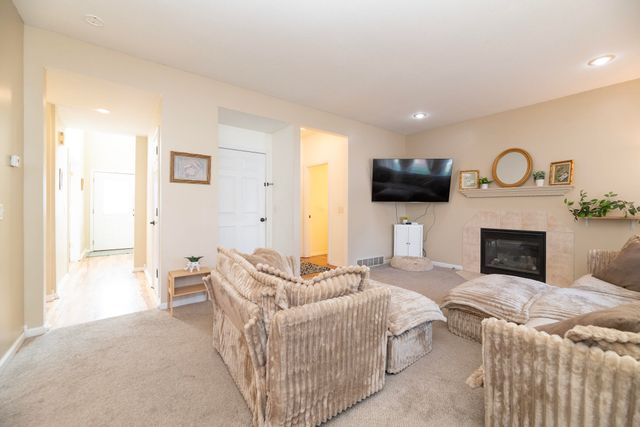 8340 Logan Bay Street, Kalamazoo, MI 49009