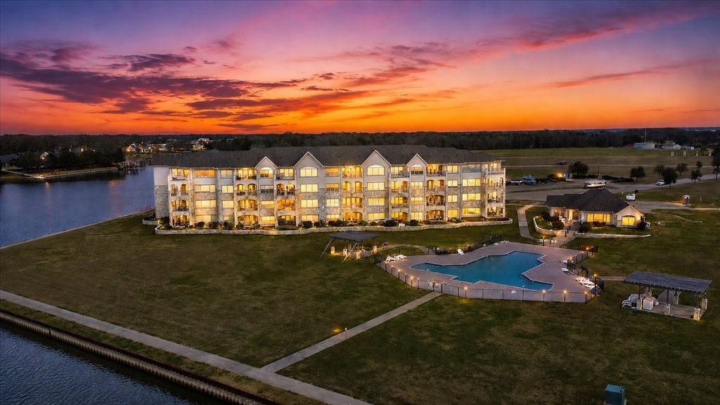 9900 Northshore Boulevard 3108, Corsicana, TX 75109
