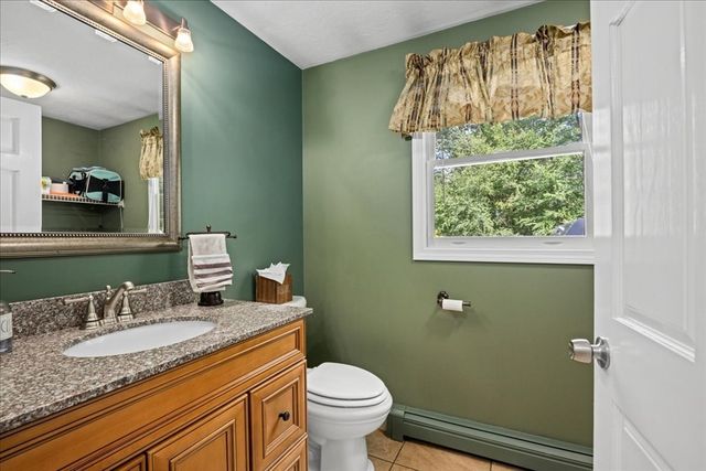 104 Alana Dr, Northbridge, MA 01534
