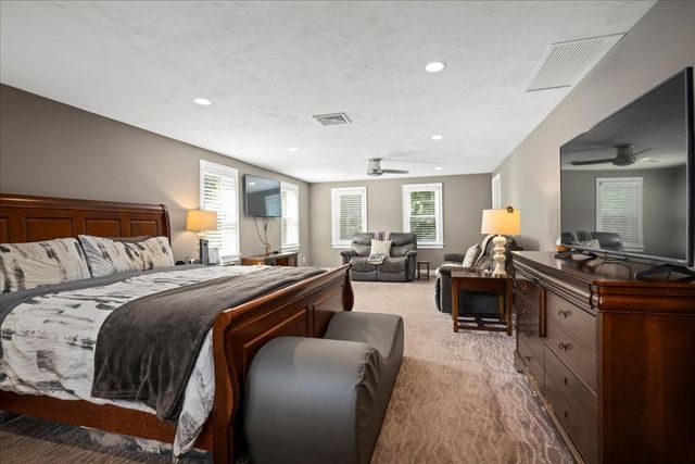 104 Alana Dr, Northbridge, MA 01534