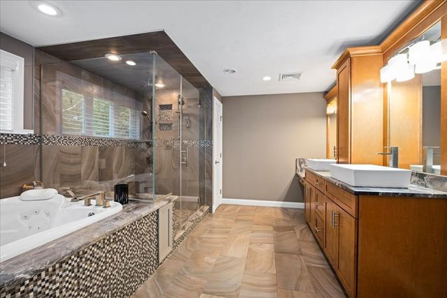 104 Alana Dr, Northbridge, MA 01534
