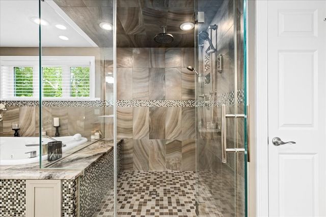 104 Alana Dr, Northbridge, MA 01534