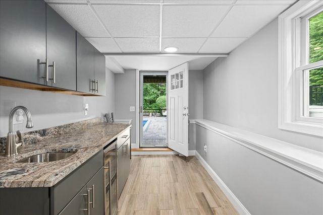 104 Alana Dr, Northbridge, MA 01534