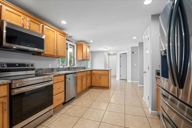 104 Alana Dr, Northbridge, MA 01534