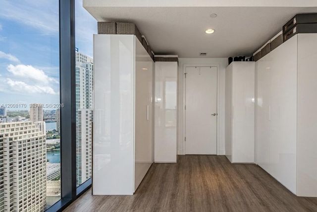 1010 Brickell Ave 4211, Miami, FL 33131