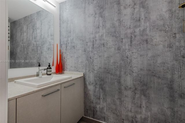 1010 Brickell Ave 4211, Miami, FL 33131