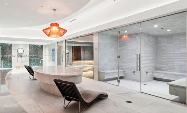 1010 Brickell Ave 4211, Miami, FL 33131