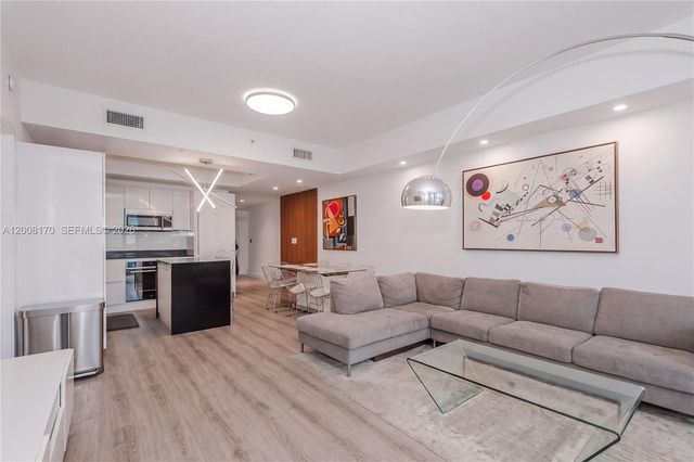 1010 Brickell Ave 4211, Miami, FL 33131