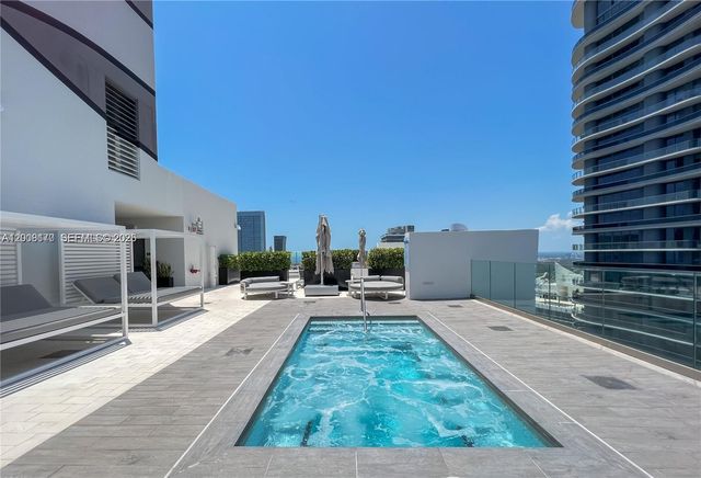 1010 Brickell Ave 4211, Miami, FL 33131
