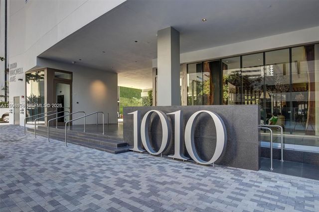 1010 Brickell Ave 4211, Miami, FL 33131