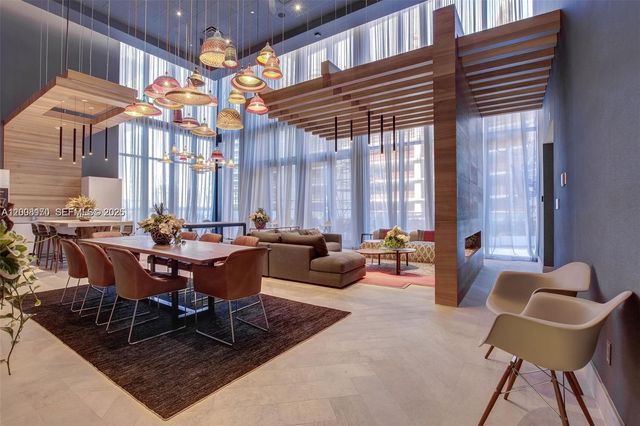 1010 Brickell Ave 4211, Miami, FL 33131