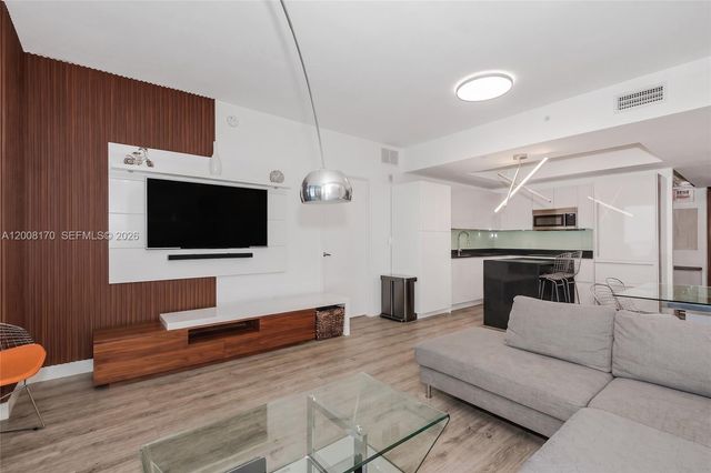 1010 Brickell Ave 4211, Miami, FL 33131