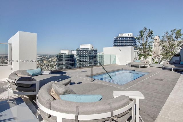1010 Brickell Ave 4211, Miami, FL 33131