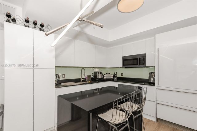 1010 Brickell Ave 4211, Miami, FL 33131