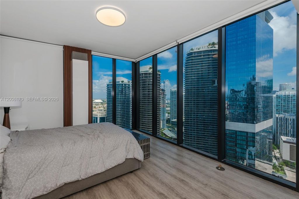 1010 Brickell Ave 4211, Miami, FL 33131