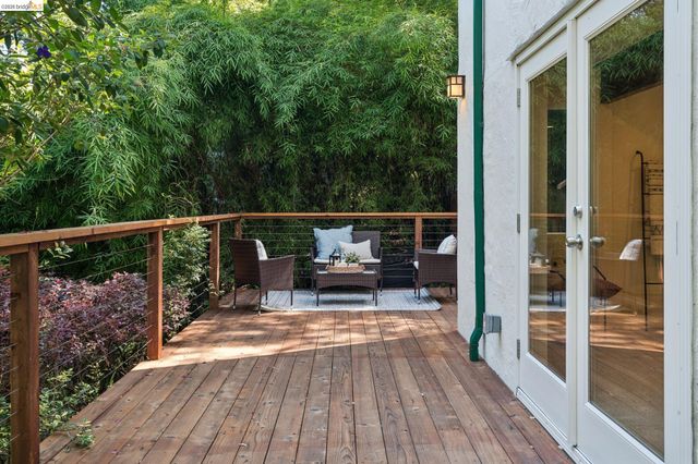 451 Taurus Ave, Oakland, CA 94611
