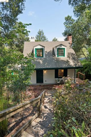 451 Taurus Ave, Oakland, CA 94611