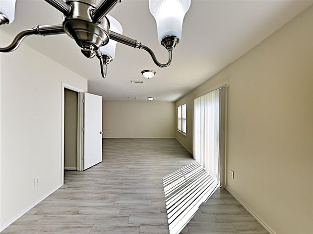 12402 Grossmount Drive, Houston, TX 77066