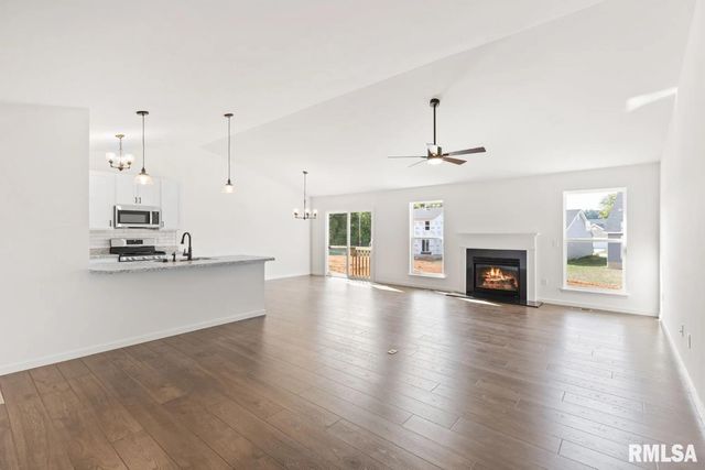 801 WILLIAMS Way, Carbon Cliff, IL 61239