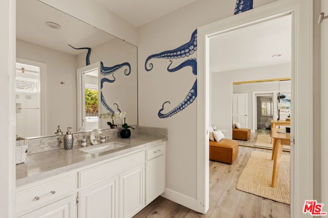19443 Hatteras Street, Los Angeles, CA 91356