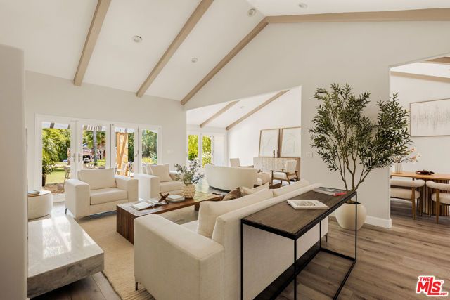 19443 Hatteras Street, Los Angeles, CA 91356