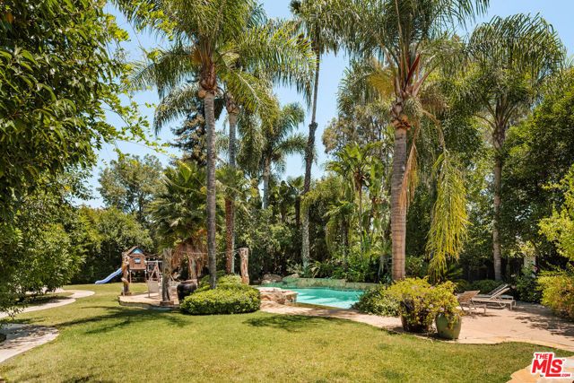 19443 Hatteras Street, Los Angeles, CA 91356