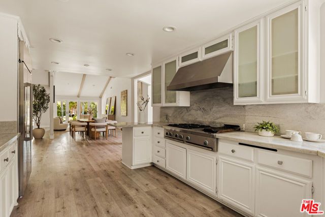 19443 Hatteras Street, Los Angeles, CA 91356