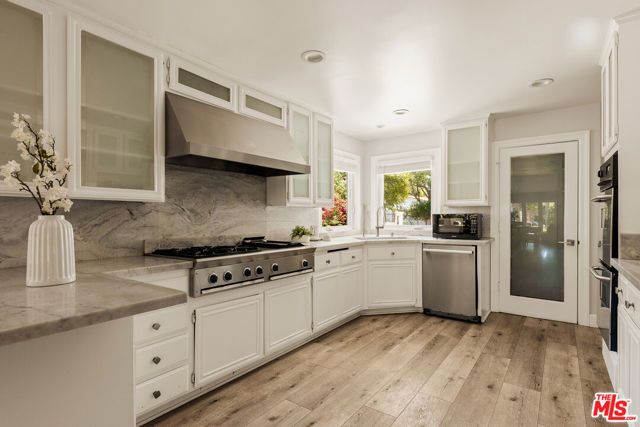 19443 Hatteras Street, Los Angeles, CA 91356