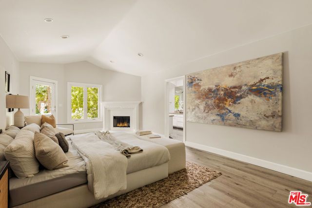 19443 Hatteras Street, Los Angeles, CA 91356
