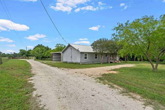 125 Private Road 245, Hillsboro, TX 76645
