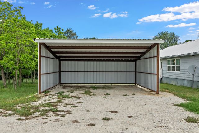 125 Private Road 245, Hillsboro, TX 76645