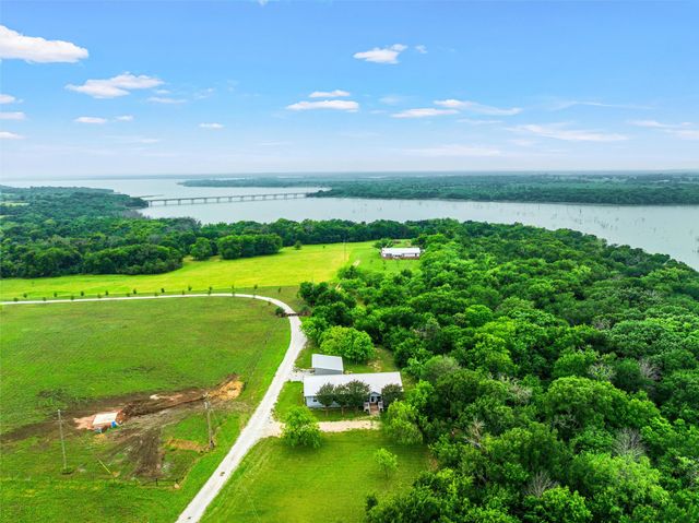 125 Private Road 245, Hillsboro, TX 76645