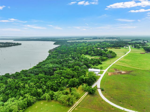 125 Private Road 245, Hillsboro, TX 76645