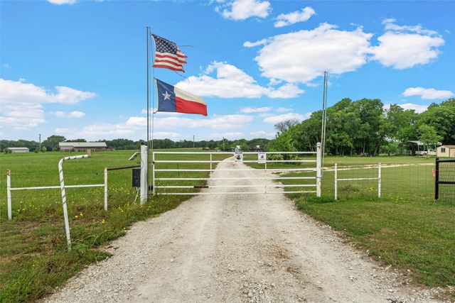 125 Private Road 245, Hillsboro, TX 76645