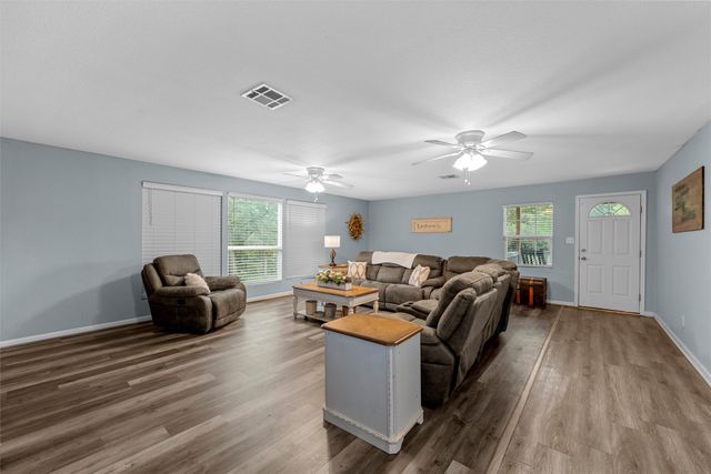 125 Private Road 245, Hillsboro, TX 76645