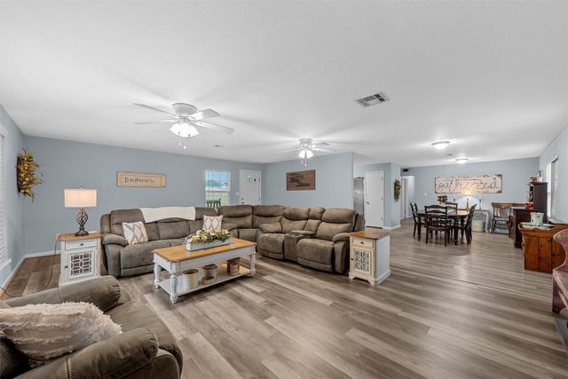 125 Private Road 245, Hillsboro, TX 76645