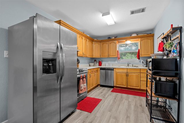125 Private Road 245, Hillsboro, TX 76645
