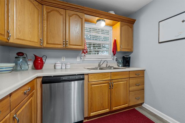125 Private Road 245, Hillsboro, TX 76645
