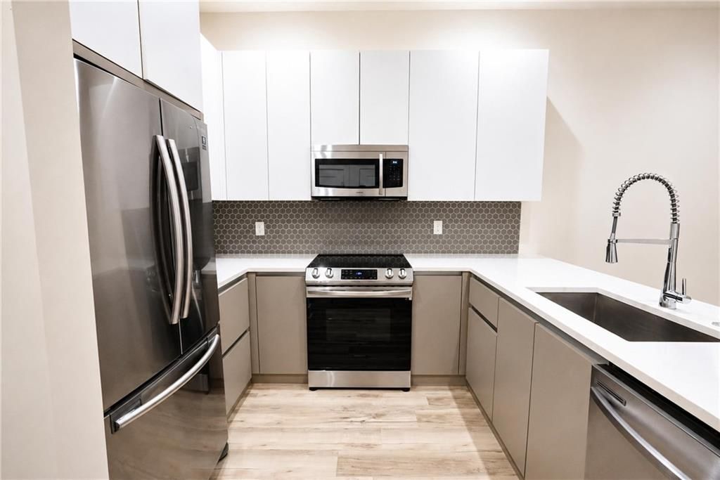 Image 10 of property listing at 1155 Custer Avenue SE 108, Atlanta, GA 30316