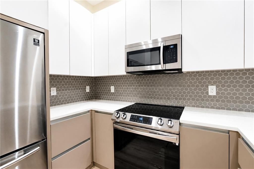 Image 11 of property listing at 1155 Custer Avenue SE 108, Atlanta, GA 30316