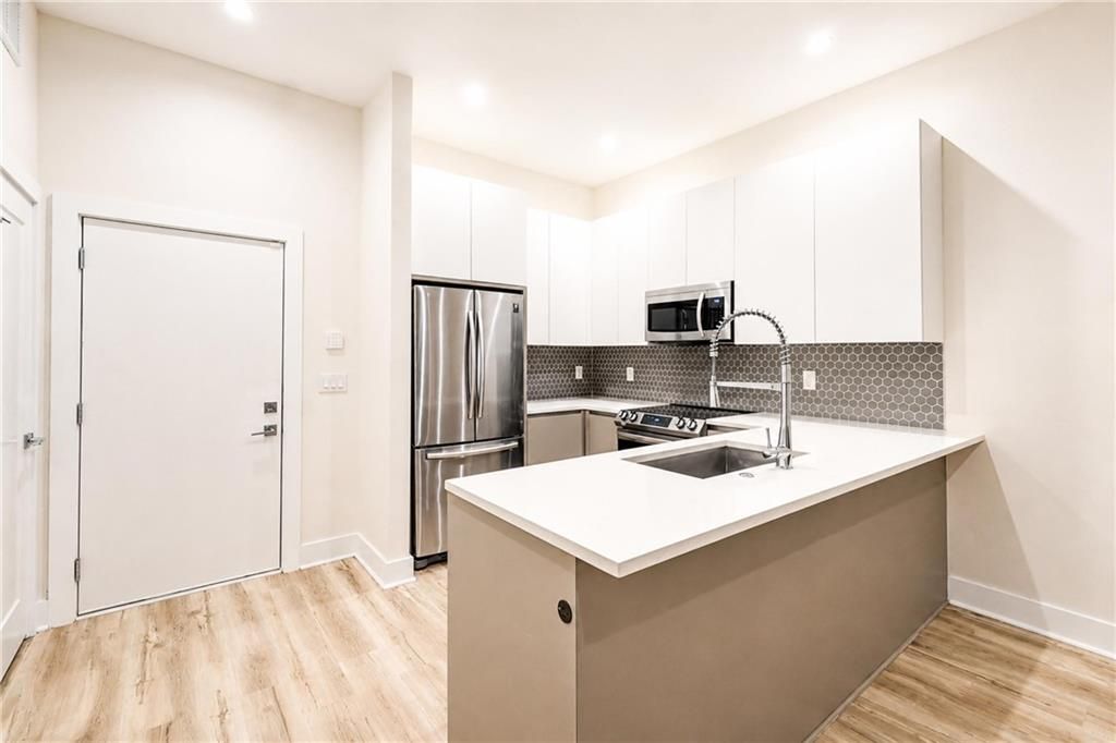 Image 13 of property listing at 1155 Custer Avenue SE 108, Atlanta, GA 30316