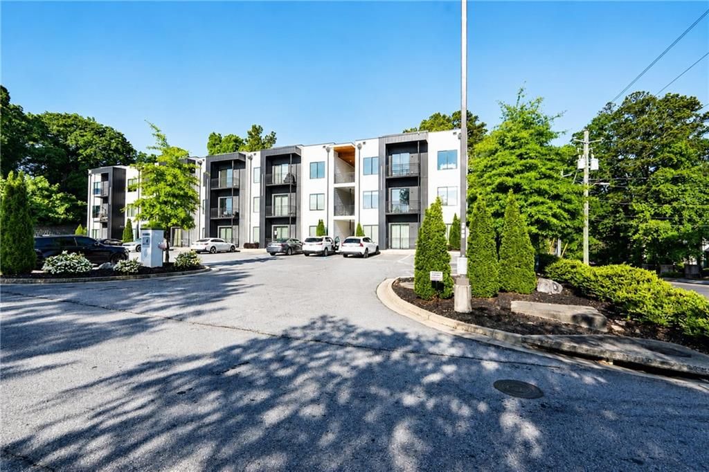 Image 2 of property listing at 1155 Custer Avenue SE 108, Atlanta, GA 30316