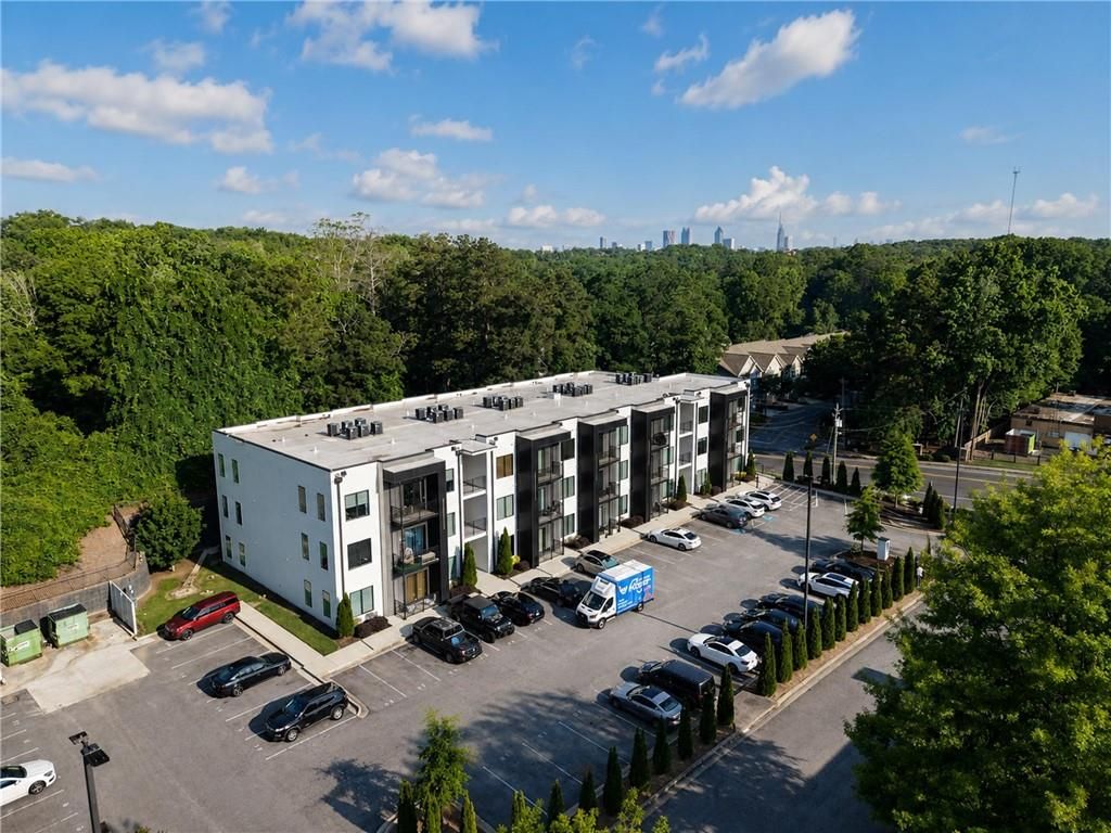 Image 5 of property listing at 1155 Custer Avenue SE 108, Atlanta, GA 30316