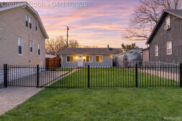 1401 University Avenue, Lincoln Park, MI 48146