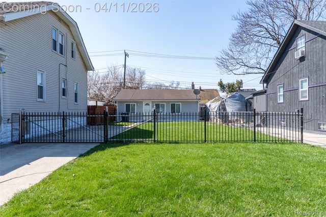 1401 University Avenue, Lincoln Park, MI 48146